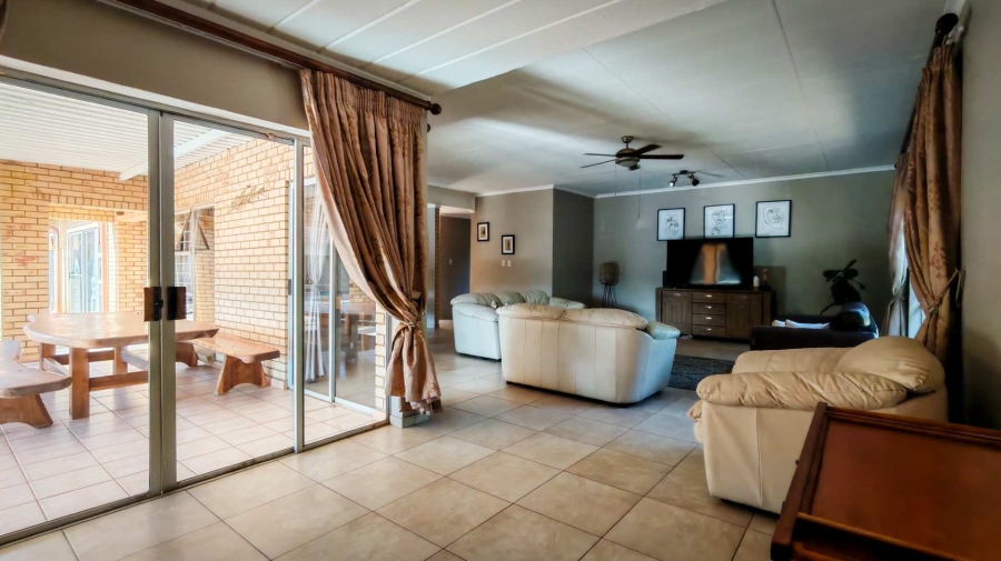 4 Bedroom Property for Sale in Melodie North West